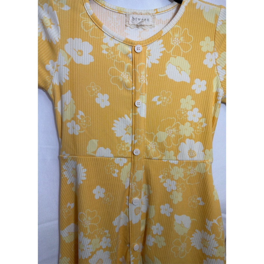 Girls Btween Pair of Casual Swing Skater Dresses Yellow Floral Daisy Size 8 - Picture 3 of 6